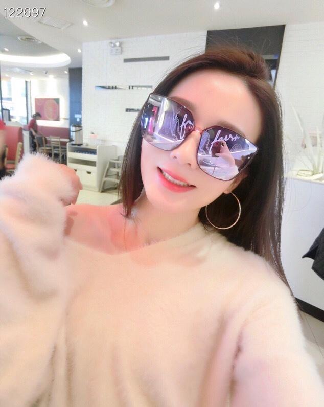DIOR-迪奧 D家新款偏光墨鏡 高清寶麗來偏光鏡片 女款太陽鏡 8904  lly1204